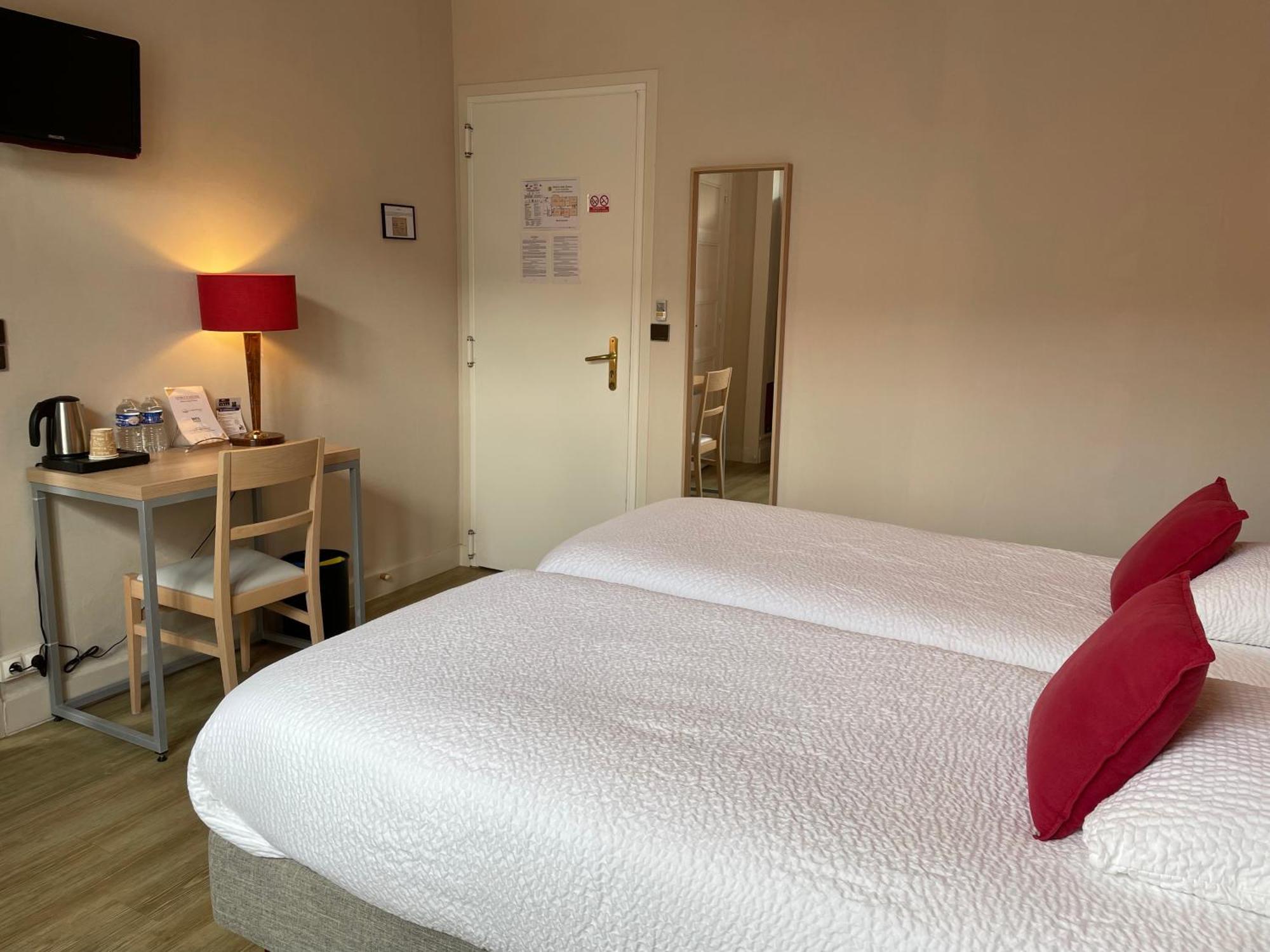 Logis Hotel Le Saint Florent مو بري شانبورْ المظهر الخارجي الصورة