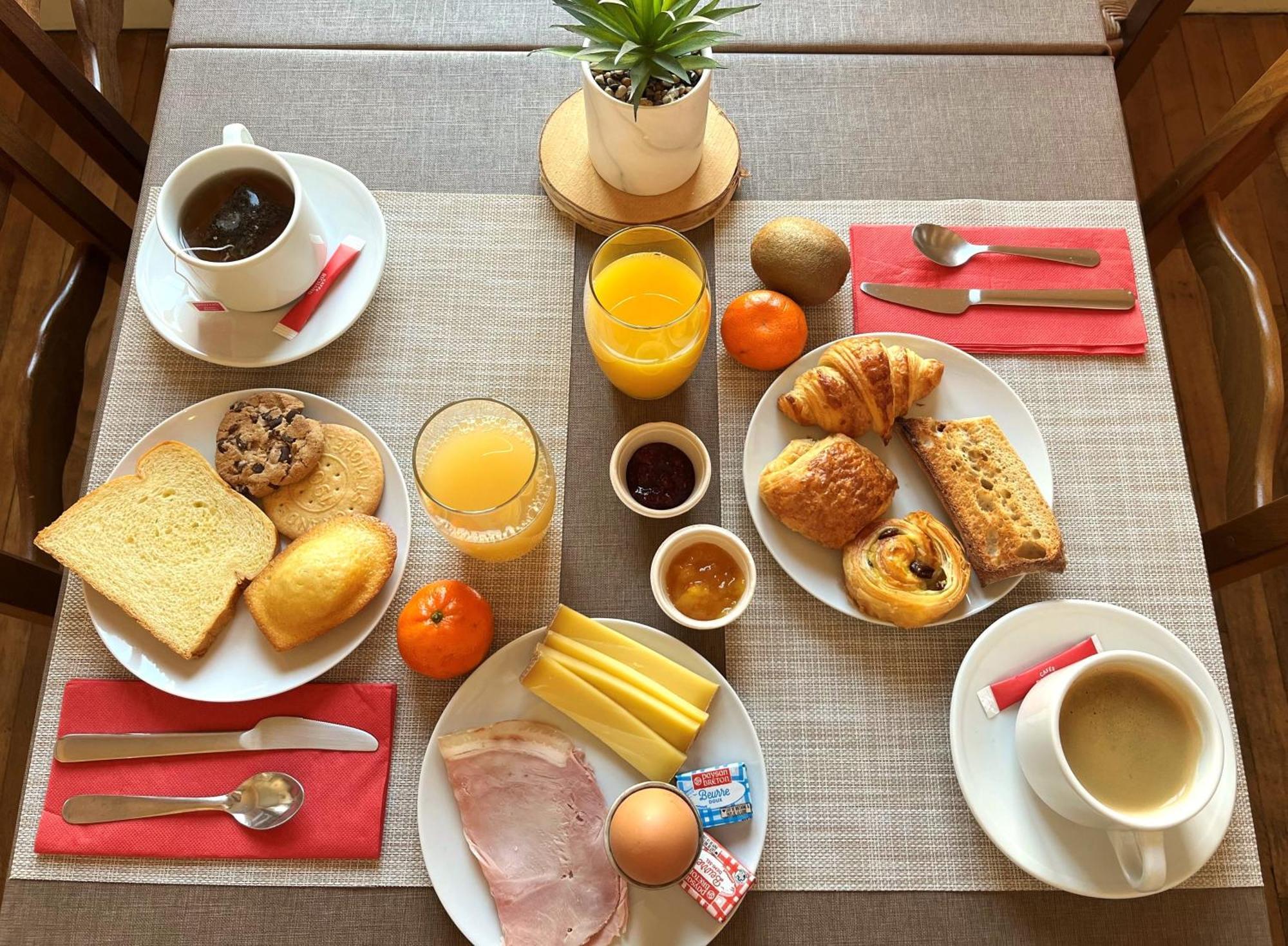 Logis Hotel Le Saint Florent مو بري شانبورْ المظهر الخارجي الصورة